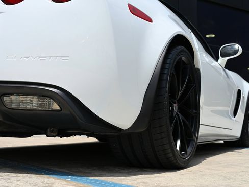 Used 2013 Chevrolet Corvette 427 w/ 1SC Preferred Equipment Group RWD image 35
