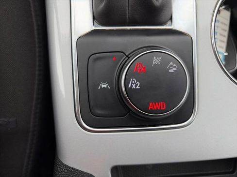 Used 2025 Chevrolet Blazer LT image 41