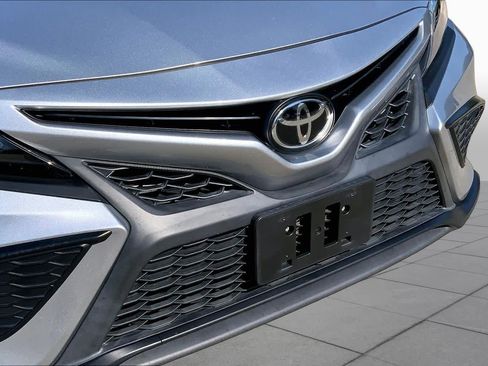 Used 2022 Toyota Camry SE FWD image 30