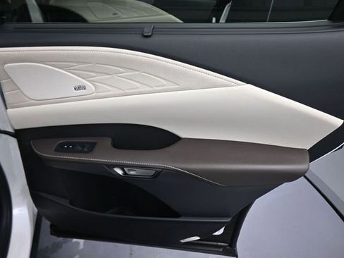 Used 2024 Lexus RX 350 w/ Convenience Package image 24