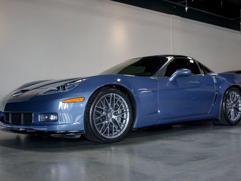 Used 2011 Chevrolet Corvette Z06 RWD image 3