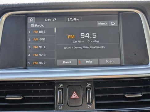 Used 2020 Kia Optima SE image 14