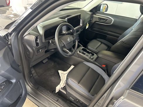 Used 2025 Ford Bronco Sport Outer Banks w/ Outer Banks Tech Package+ image 2