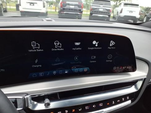 Used 2025 Cadillac Lyriq Luxury w/ LPO, Floor Liner Package AWD/4WD image 30