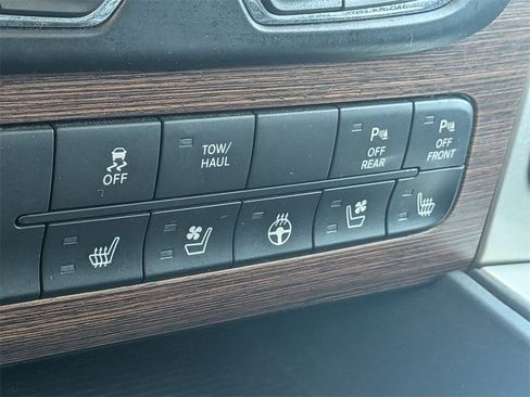 Used 2016 RAM 1500 Laramie w/ Convenience Group image 24