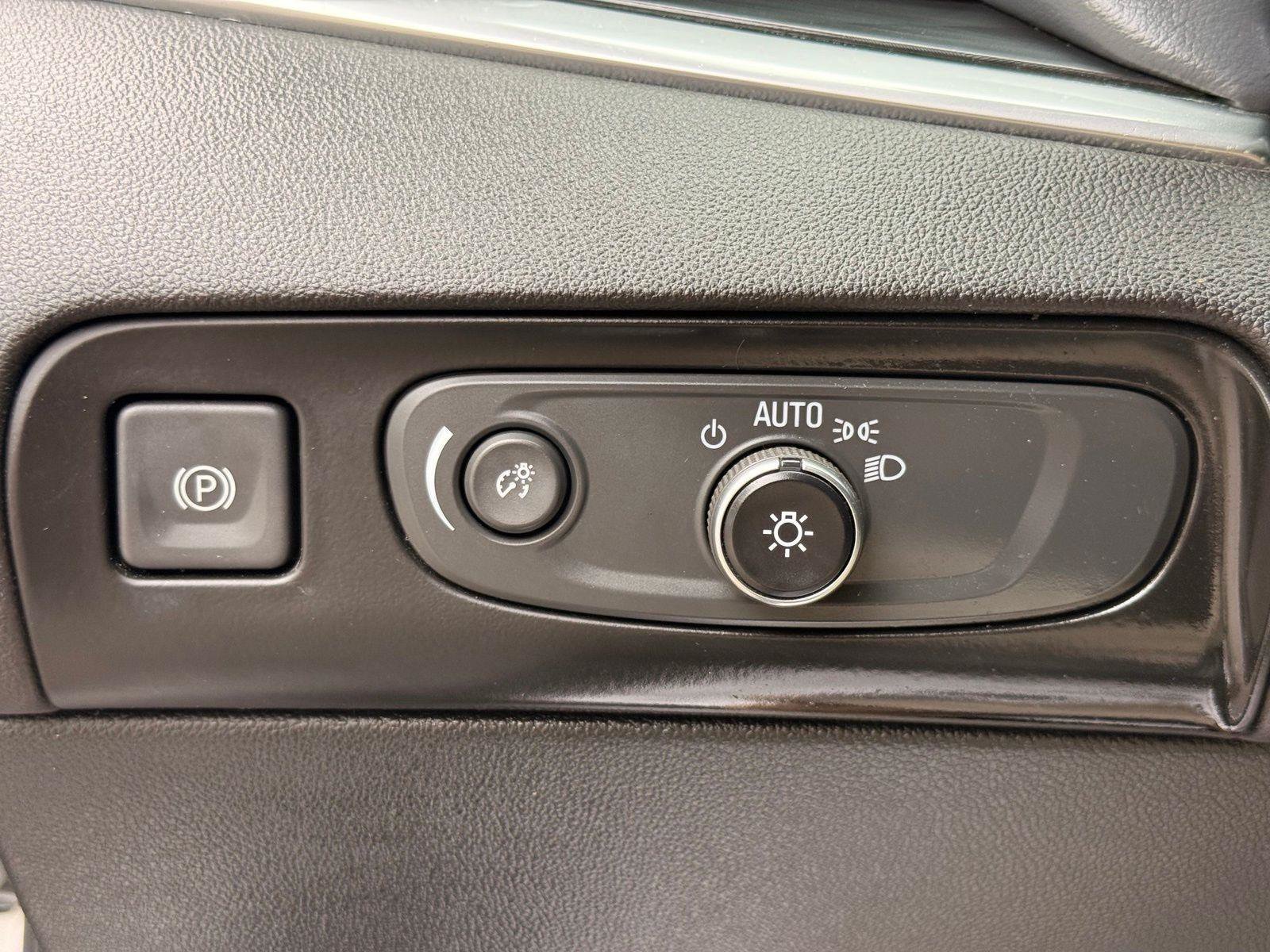 Used 2020 Buick Enclave Essence FWD image 26