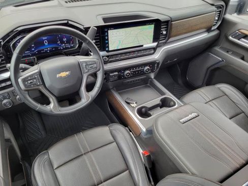 Used 2025 Chevrolet Silverado 2500 High Country w/ High Country Premium Package AWD/4WD image 28