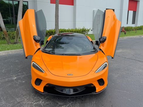Used 2021 McLaren GT RWD image 11