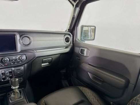 Used 2021 Jeep Wrangler Unlimited Sahara AWD/4WD image 20