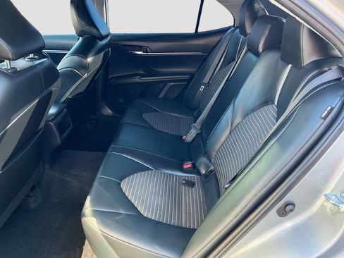 Used 2022 Toyota Camry SE w/ Carpet Mat Package (TMS) AWD/4WD image 22
