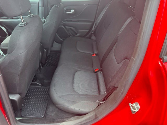 Used 2023 Jeep Renegade Latitude AWD/4WD image 11