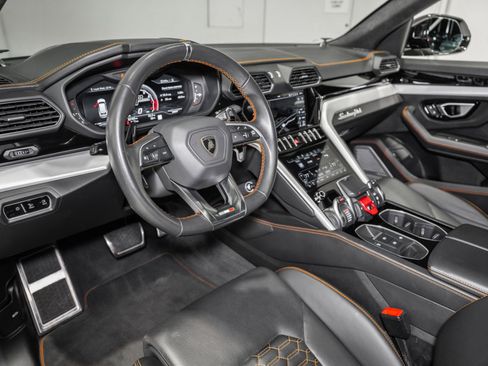 Used 2020 Lamborghini Urus image 18