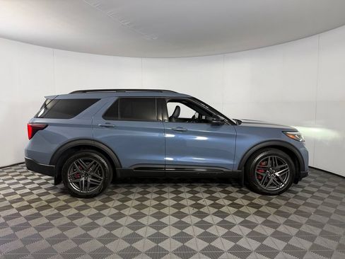 Used 2025 Ford Explorer ST AWD/4WD image 7