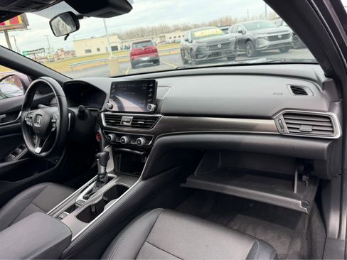 Used 2019 Honda Accord Sport image 10