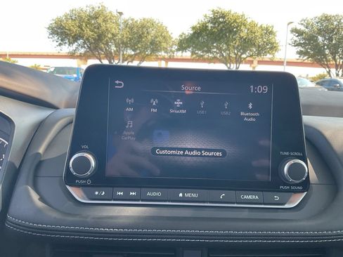 Used 2023 Nissan Rogue SV FWD image 30