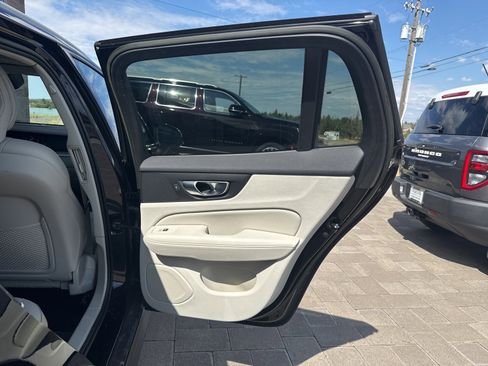 Used 2023 Volvo V60 B5 Cross Country Plus w/ Climate Package image 13