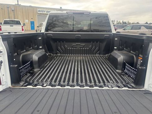 Used 2024 Chevrolet Silverado 1500 LT AWD/4WD image 17
