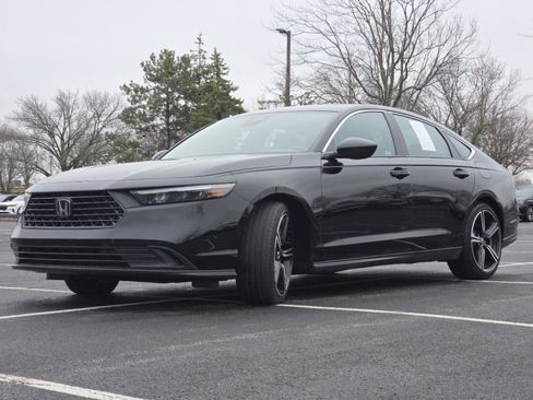 Used 2023 Honda Accord Sport image 14