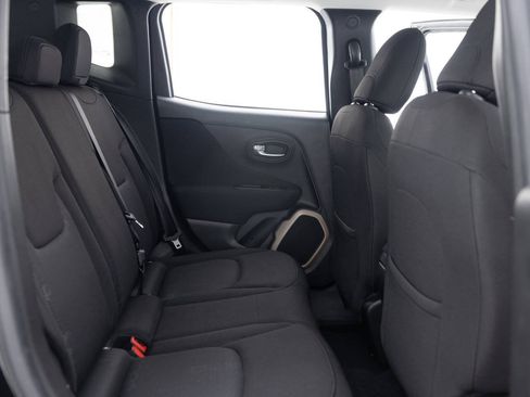 Used 2016 Jeep Renegade Latitude FWD image 29