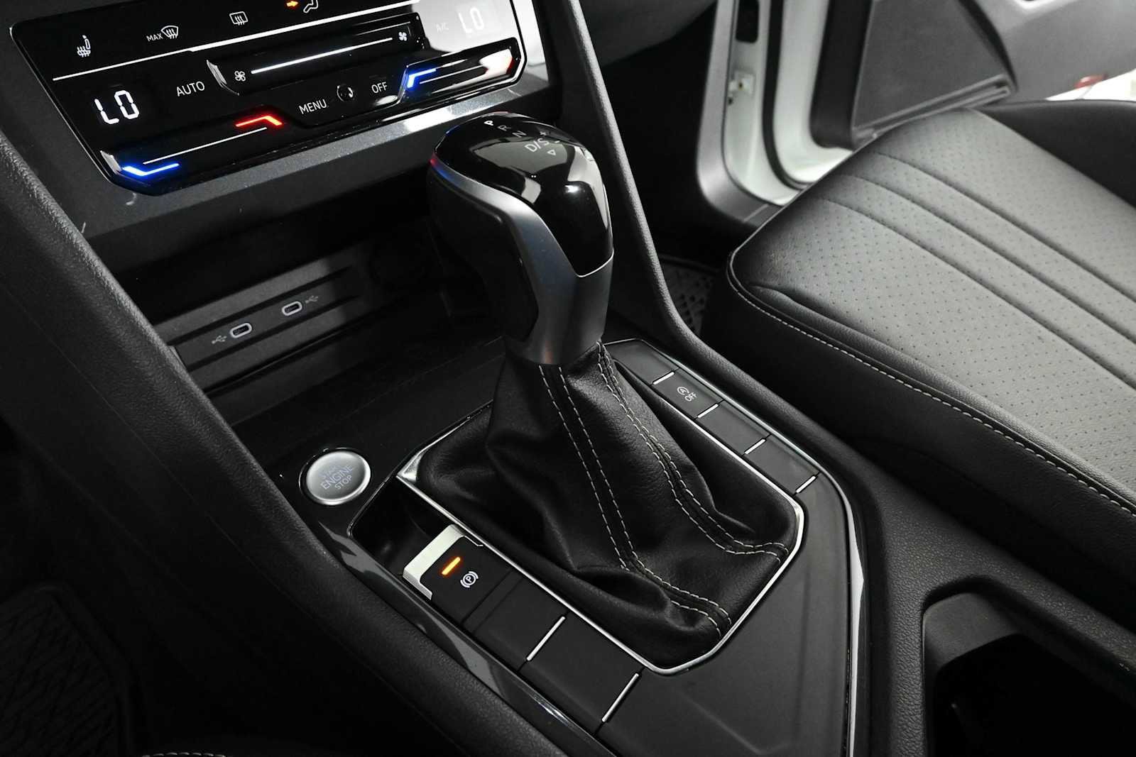 Certified 2022 Volkswagen Tiguan SE FWD image 28