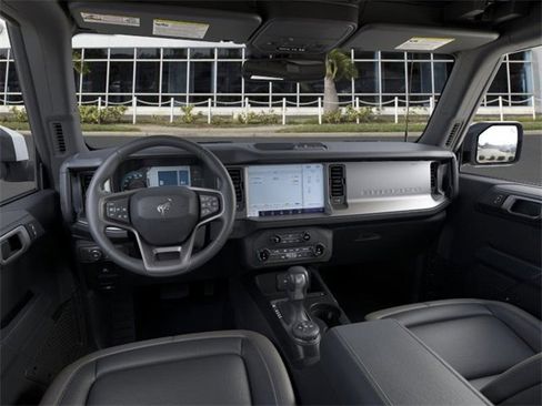 New 2025 Ford Bronco Outer Banks image 9