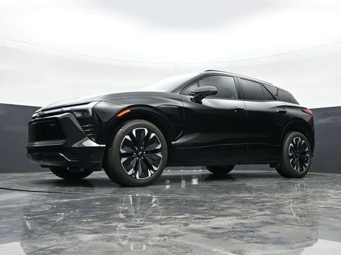 Used 2025 Chevrolet Blazer EV RS image 36