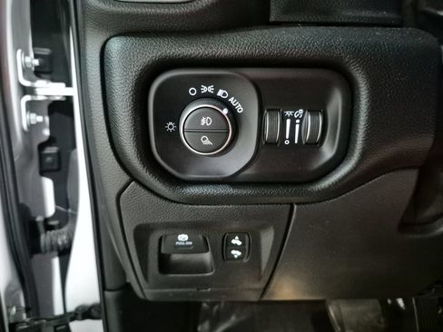 Used 2020 RAM 1500 Laramie AWD/4WD image 19