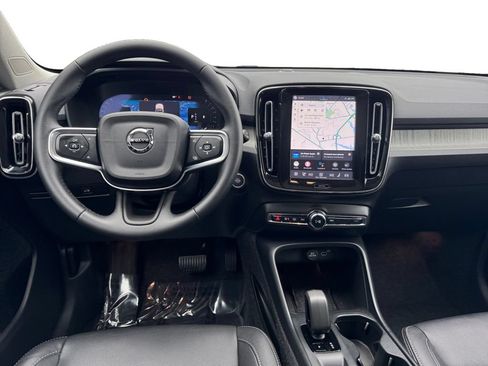 Used 2025 Volvo XC40 B5 Core AWD/4WD image 27