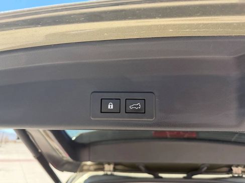 Used 2023 Subaru Ascent Limited AWD/4WD image 12
