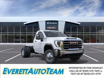 New 2026 GMC Sierra 3500 Pro w/ Convenience Package