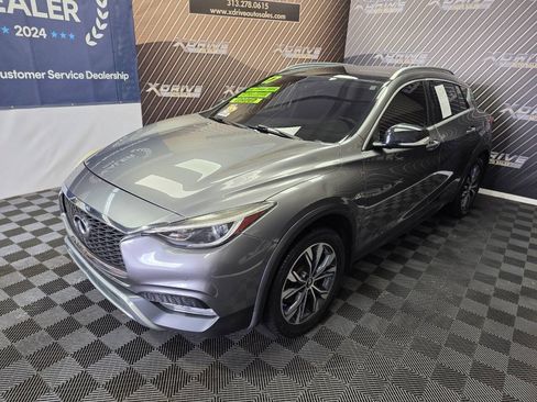 Used 2017 INFINITI QX30 Premium w/ Navigation Package AWD/4WD image 1