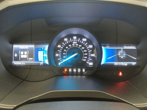 Used 2024 Ford Edge SEL image 23