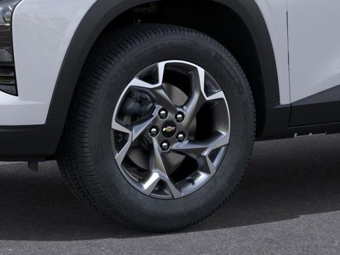 New 2025 Chevrolet Trax LT w/ Driver Confidence Package image 9