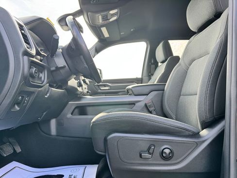 Used 2022 RAM 1500 Big Horn AWD/4WD image 16