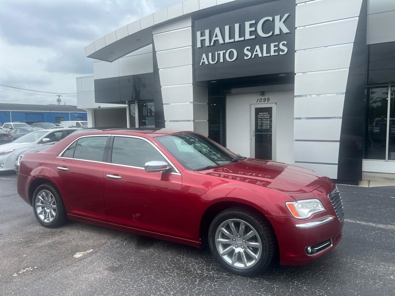 Used 2014 Chrysler 300 C RWD image 7
