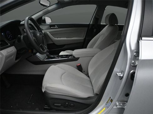 Used 2017 Hyundai Sonata Sport image 8