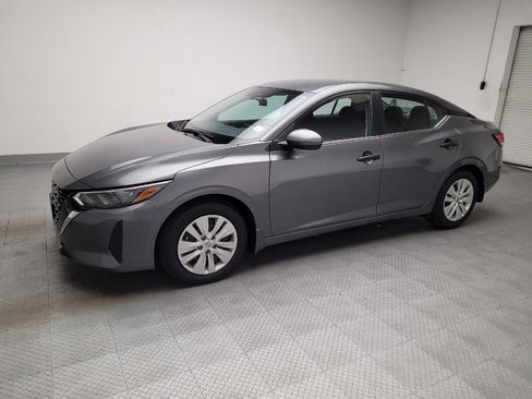 Used 2025 Nissan Sentra S FWD image 2