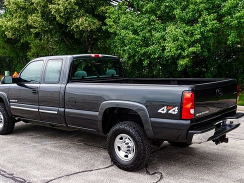 Used 2004 Chevrolet Silverado 2500 LS AWD/4WD image 30