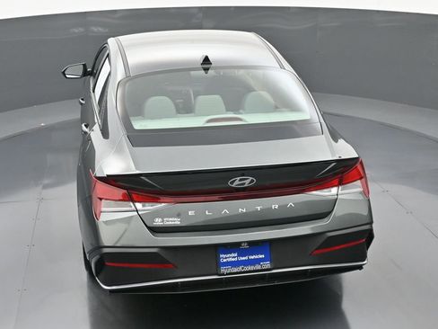 Certified 2025 Hyundai Elantra Sport image 31