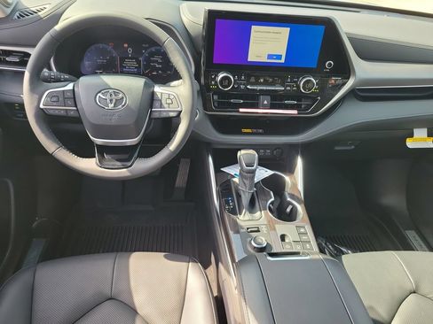 New 2026 Toyota Highlander Limited AWD/4WD image 27