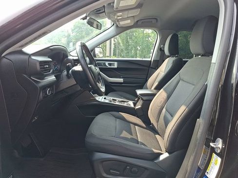 Used 2023 Ford Explorer XLT AWD/4WD image 14