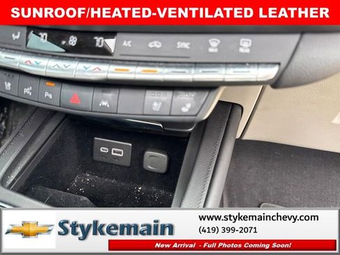 Used 2023 Cadillac XT4 Premium Luxury w/ Enhanced Visibility Package FWD image 15