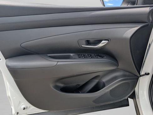 Used 2025 Hyundai Santa Cruz SE AWD/4WD image 12