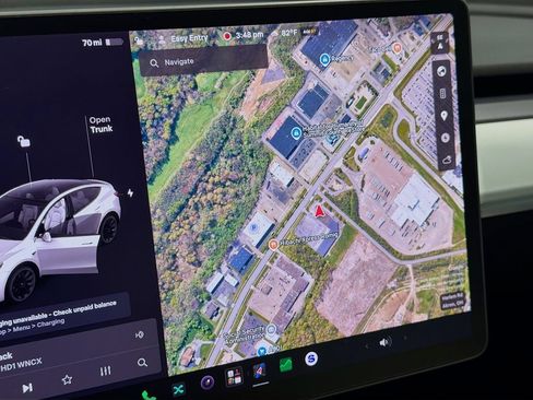 Used 2021 Tesla Model Y Long Range AWD/4WD image 12