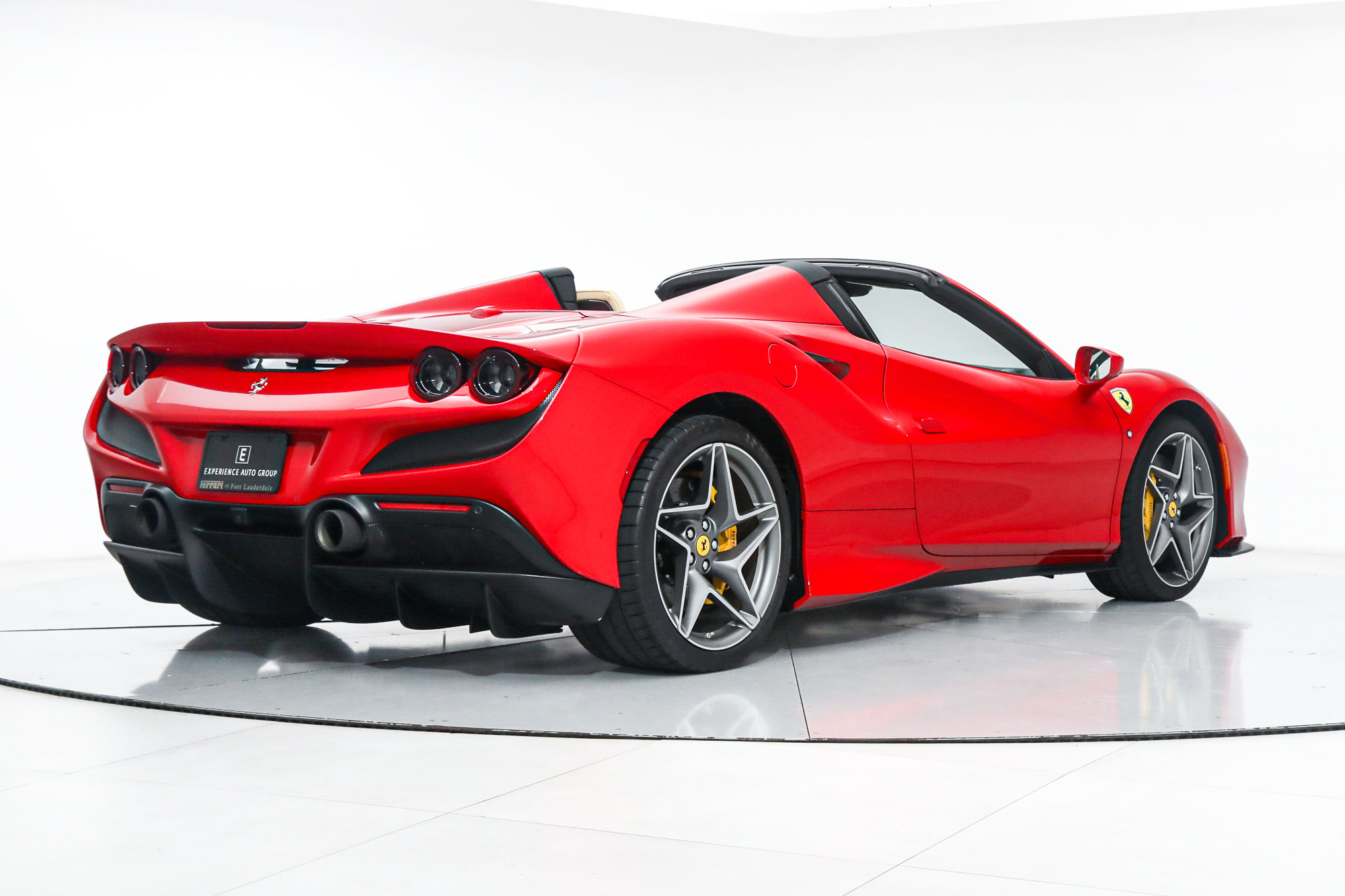 Certified 2022 Ferrari F8 Tributo RWD image 3