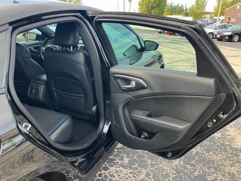 Used 2015 Chrysler 200 S w/ Comfort Group image 15