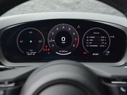 Certified 2025 Porsche Cayenne AWD/4WD image 16