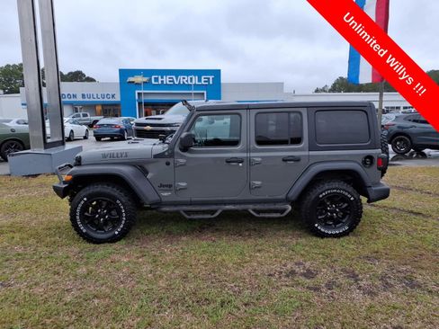 Used 2020 Jeep Wrangler Unlimited Sport AWD/4WD image 2
