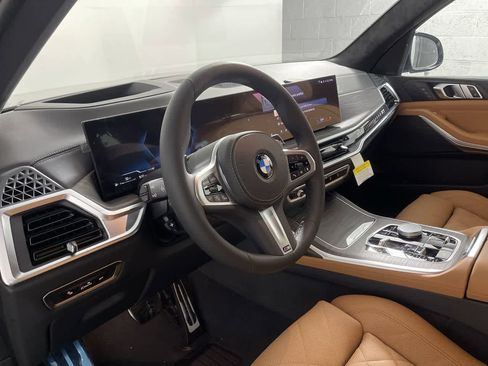Used 2024 BMW X7 xDrive40i w/ M Sport Package AWD/4WD image 12