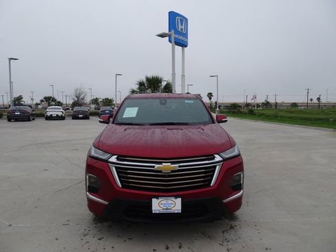 Used 2022 Chevrolet Traverse High Country FWD image 2